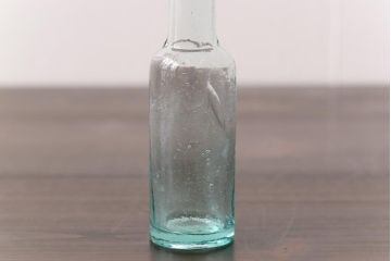 アンティーク雑貨　イギリスビンテージ　CROWN BRAND　味わいのある気泡入りガラスビン(ボトル、硝子瓶)