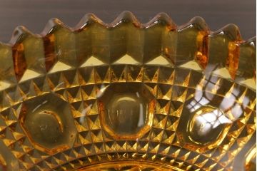 アンティーク雑貨　ギザギザの縁取りがレトロなプレスガラスのボウル(ガラス鉢、器)3枚セット