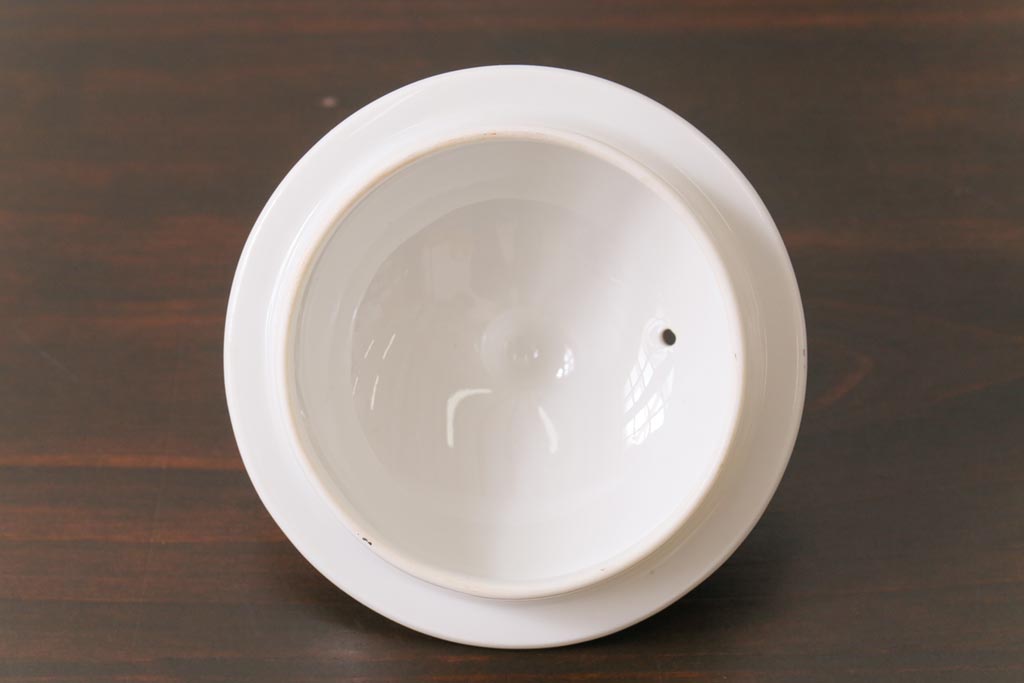 オールドメイトー(名陶硬質磁器・名古屋製陶所)　モダンなデザインが目を惹くティーポット(急須)