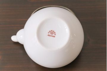 オールドメイトー(名陶硬質磁器・名古屋製陶所)　モダンなデザインが目を惹くティーポット(急須)