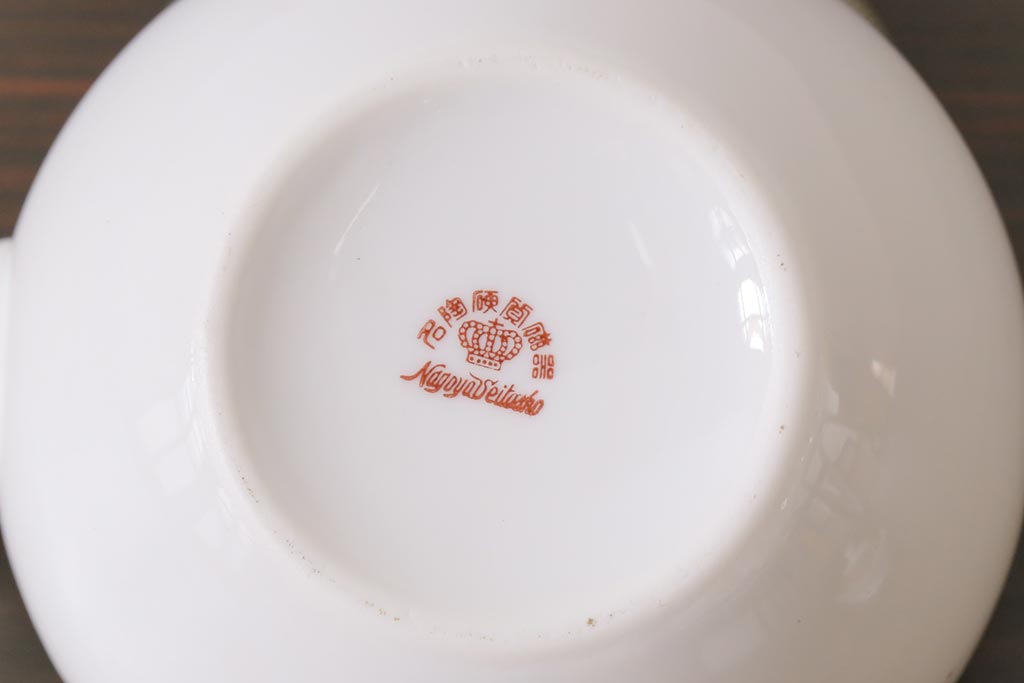 オールドメイトー(名陶硬質磁器・名古屋製陶所)　モダンなデザインが目を惹くティーポット(急須)