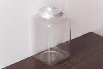 アンティーク雑貨　昭和　レトロな雰囲気を放つガラスビン(角瓶、キャニスター)(1)