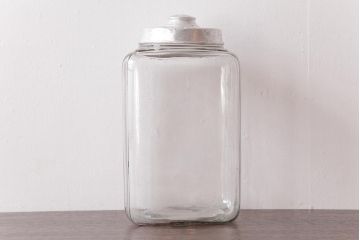 アンティーク雑貨　昭和　レトロな雰囲気を放つガラスビン(角瓶、キャニスター)(1)