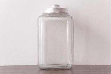 アンティーク雑貨　昭和　レトロな雰囲気を放つガラスビン(角瓶、キャニスター)(1)