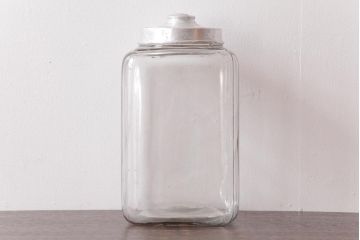 アンティーク雑貨　昭和　レトロな雰囲気を放つガラスビン(角瓶、キャニスター)(1)