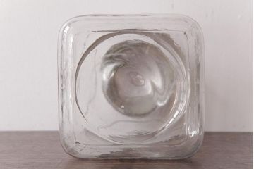 アンティーク雑貨　昭和　レトロな雰囲気を放つガラスビン(角瓶、キャニスター)(1)