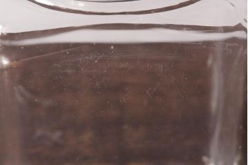 アンティーク雑貨　昭和　レトロな雰囲気を放つガラスビン(角瓶、キャニスター)(2)