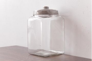 アンティーク雑貨　昭和　レトロな雰囲気を放つガラスビン(角瓶、キャニスター)(2)