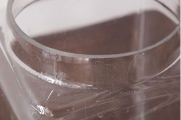 アンティーク雑貨　昭和　レトロな雰囲気を放つガラスビン(角瓶、キャニスター)(2)