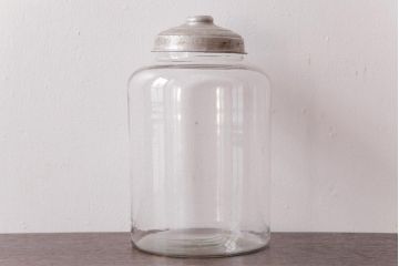 アンティーク雑貨　昭和レトロ　ノスタルジックな雰囲気漂う丸型ガラスビン(ガラス瓶、キャニスター)(1)