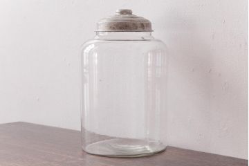 アンティーク雑貨　昭和レトロ　ノスタルジックな雰囲気漂う丸型ガラスビン(ガラス瓶、キャニスター)(1)