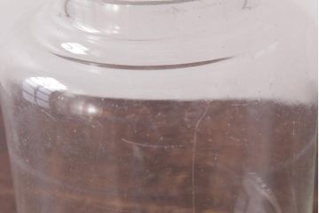 アンティーク雑貨　昭和レトロ　ノスタルジックな雰囲気漂う丸型ガラスビン(ガラス瓶、キャニスター)(2)