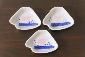 古民具・骨董　昭和初期　おめでたい絵柄が可愛らしい小皿3枚セット(1)