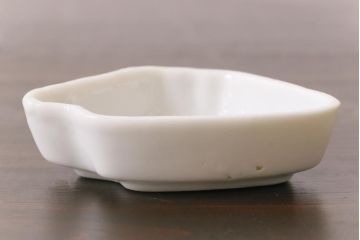 古民具・骨董　昭和初期　おめでたい絵柄が可愛らしい小皿3枚セット(1)