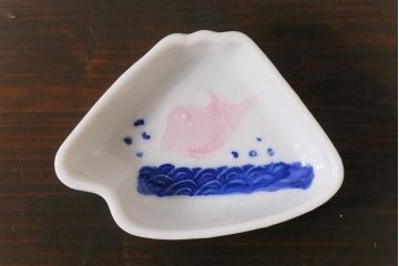 古民具・骨董　昭和初期　おめでたい絵柄が可愛らしい小皿2枚セット