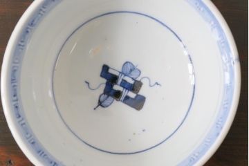 古民具・骨董　幕末明治期　味のある絵柄のアンティーク蓋付茶碗2客セット(和食器)(1)
