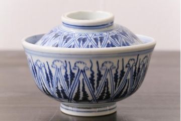 古民具・骨董　幕末明治期　味のある絵柄のアンティーク蓋付茶碗2客セット(和食器)(1)