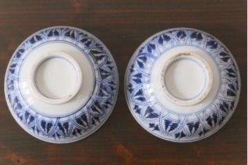 古民具・骨董　幕末明治期　味のある絵柄のアンティーク蓋付茶碗2客セット(和食器)(1)