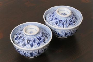 古民具・骨董　幕末明治期　味のある絵柄のアンティーク蓋付茶碗2客セット(和食器)(2)