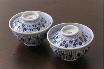 古民具・骨董　幕末明治期　味のある絵柄のアンティーク蓋付茶碗2客セット(和食器)(3)
