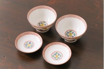 幕末明治期　赤絵染付　味わいある絵柄の蓋茶碗2客セット(和食器)(1)