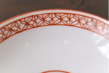 幕末明治期　赤絵染付　味わいある絵柄の蓋茶碗2客セット(和食器)(1)