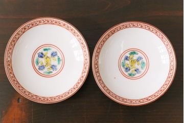 幕末明治期　赤絵染付　味わいある絵柄の蓋茶碗2客セット(和食器)(2)