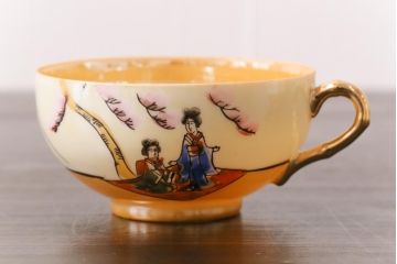 和製アンティーク　大正昭和初期　パールのように輝くカップ&ソーサー2客セット(1)