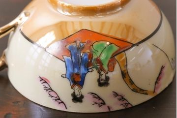 和製アンティーク　大正昭和初期　日本趣味の絵柄が魅力的なカップ&ソーサー2客セット(2)