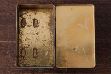 アンティーク雑貨　和製アンティーク　戦前　レトロな雰囲気あふれる資生堂の石鹸缶(収納箱、小物入れ)