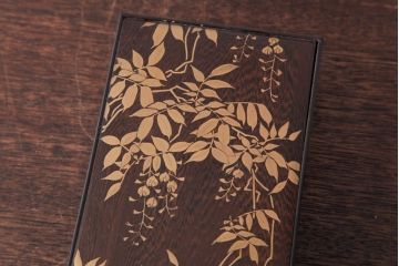 アンティーク雑貨　和製アンティーク　明治大正期　上品な絵柄が趣きある小物収納箱(文箱、木箱)