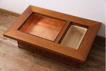 中古　総ケヤキ材　ガラス天板付き　四尺　杢目が美しい関西火鉢(長火鉢、囲炉裏、テーブル)(1)