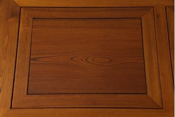中古　総ケヤキ材　ガラス天板付き　四尺　杢目が美しい関西火鉢(長火鉢、囲炉裏、テーブル)(1)