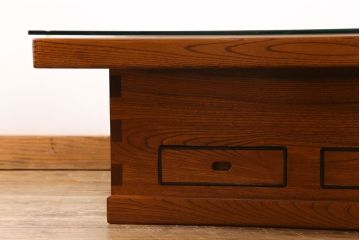 中古　総ケヤキ材　ガラス天板付き　四尺　杢目が美しい関西火鉢(長火鉢、囲炉裏、テーブル)(1)