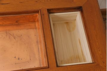 中古　総ケヤキ材　ガラス天板付き　四尺　杢目が美しい関西火鉢(長火鉢、囲炉裏、テーブル)(1)