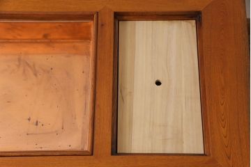 中古　総ケヤキ材　ガラス天板付き　四尺　杢目が美しい関西火鉢(長火鉢、囲炉裏、テーブル)(1)