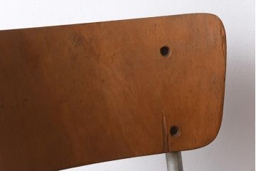 ヴィンテージ家具　イギリスビンテージ　古い木と鉄脚がレトロなスクールチェア(ワークチェア)(1)