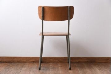 ヴィンテージ家具　イギリスビンテージ　古い木と鉄脚がレトロなスクールチェア(ワークチェア)(2)