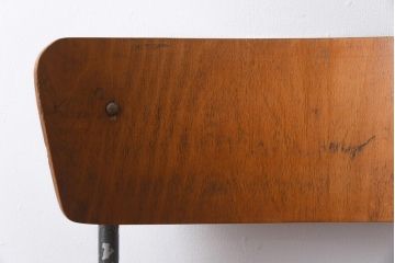 ヴィンテージ家具　イギリスビンテージ　古い木と鉄脚がレトロなスクールチェア(ワークチェア)