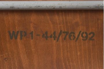 ヴィンテージ家具　イギリスビンテージ　古い木と鉄脚がレトロなスクールチェア(ワークチェア)