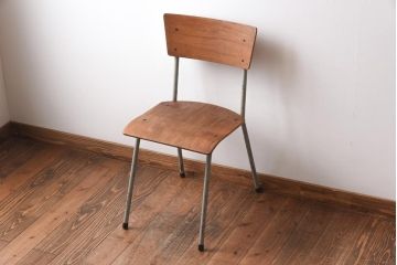 ヴィンテージ家具　イギリスビンテージ　素朴で懐かしさのあるスクールチェア(ワークチェア)(1)