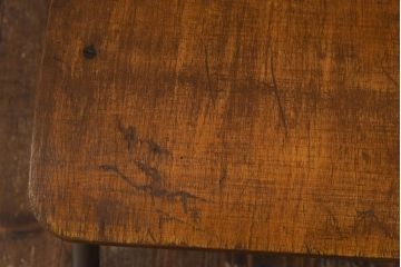 ヴィンテージ家具　イギリスビンテージ　素朴で懐かしさのあるスクールチェア(ワークチェア)(2)