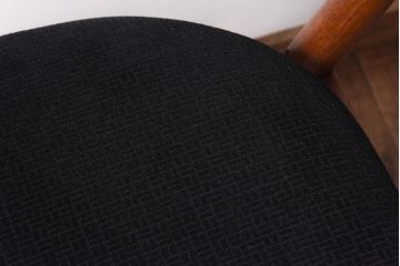 ヴィンテージ家具　ビンテージ　辻木工　なめらかな木肌が魅力的なチーク材のアームチェア(ダイニングチェア、ワークチェア)