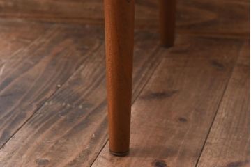 ヴィンテージ家具　ビンテージ　辻木工　なめらかな木肌が魅力的なチーク材のアームチェア(ダイニングチェア、ワークチェア)
