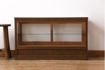 レトロ家具　昭和レトロ　引き出し付き　木の温もり溢れる薄型のガラスケース(飾り棚、陳列棚)