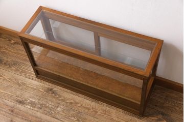 レトロ家具　昭和レトロ　引き出し付き　木の温もり溢れる薄型のガラスケース(飾り棚、陳列棚)