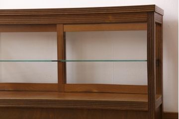 レトロ家具　昭和レトロ　引き出し付き　木の温もり溢れる薄型のガラスケース(飾り棚、陳列棚)