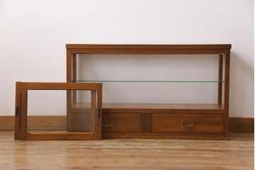 レトロ家具　昭和レトロ　引き出し付き　木の温もり溢れる薄型のガラスケース(飾り棚、陳列棚)