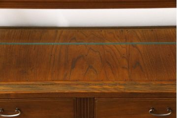 レトロ家具　昭和レトロ　引き出し付き　木の温もり溢れる薄型のガラスケース(飾り棚、陳列棚)