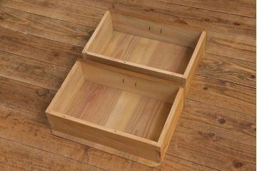 レトロ家具　昭和レトロ　引き出し付き　木の温もり溢れる薄型のガラスケース(飾り棚、陳列棚)